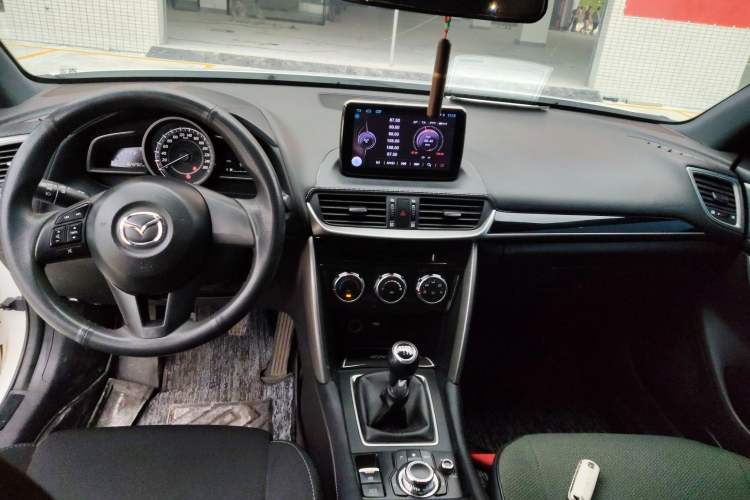 Used Mazda CX-4 2016 2.0L Manual Two-Wheel Drive Blue Sky Dynamic Edition Interior 2