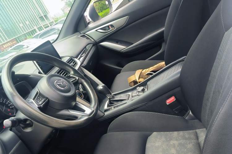 Used Mazda CX-4 2016 2.0L Automatic 2WD Blue Sky Dynamic Edition Interior 2