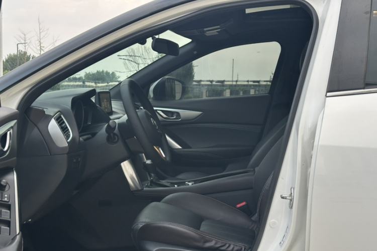 Used Mazda CX-4 2016 2.0L Automatic 2WD Blue Sky Luxury Edition Interior 3