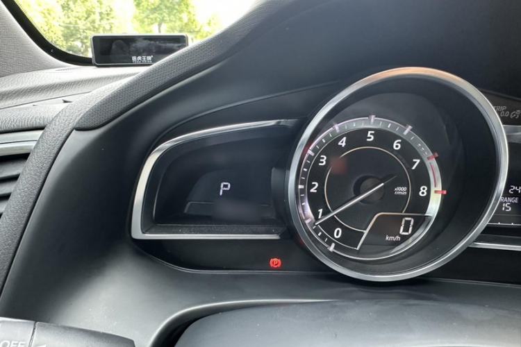 Used Mazda CX-4 2016 2.0L Automatic Two-Wheel Drive Blue Sky Leading Edition Interior 4