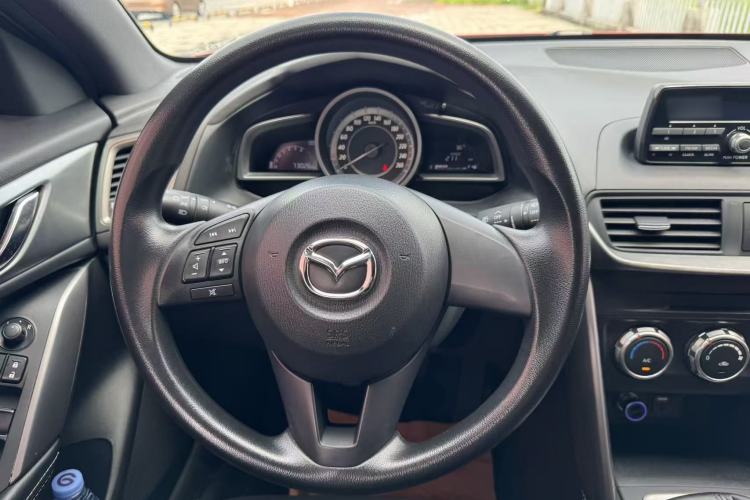 Used Mazda CX-4 2016 2.0L Manual Two-Wheel Drive Blue Sky Dynamic Edition Interior 5