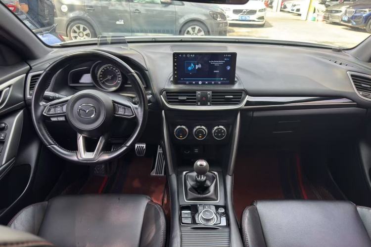 Used Mazda CX-4 2016 2.0L Manual Two-Wheel Drive Blue Sky Dynamic Edition Interior 5