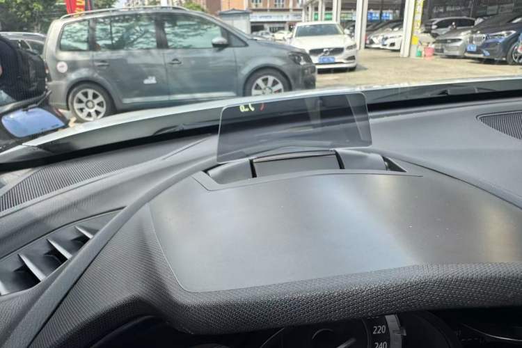 Used Mazda CX-4 2016 2.0L Manual Two-Wheel Drive Blue Sky Dynamic Edition Interior 6