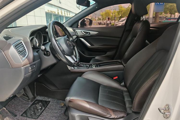 Used Mazda CX-4 2016 2.0L Automatic 2WD Blue Sky Luxury Edition Interior 6