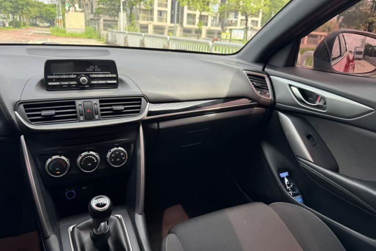 Used Mazda CX-4 2016 2.0L Manual Two-Wheel Drive Blue Sky Dynamic Edition Interior 7