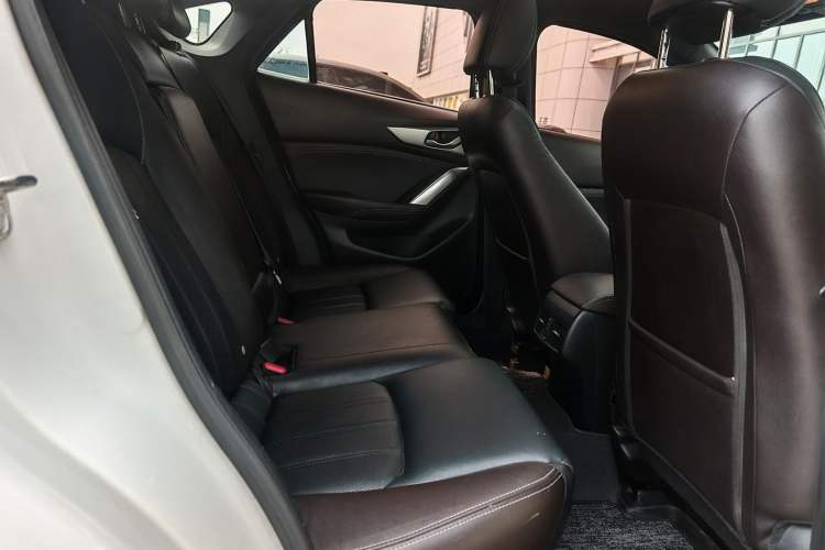 Used Mazda CX-4 2016 2.0L Automatic 2WD Blue Sky Luxury Edition Interior 7