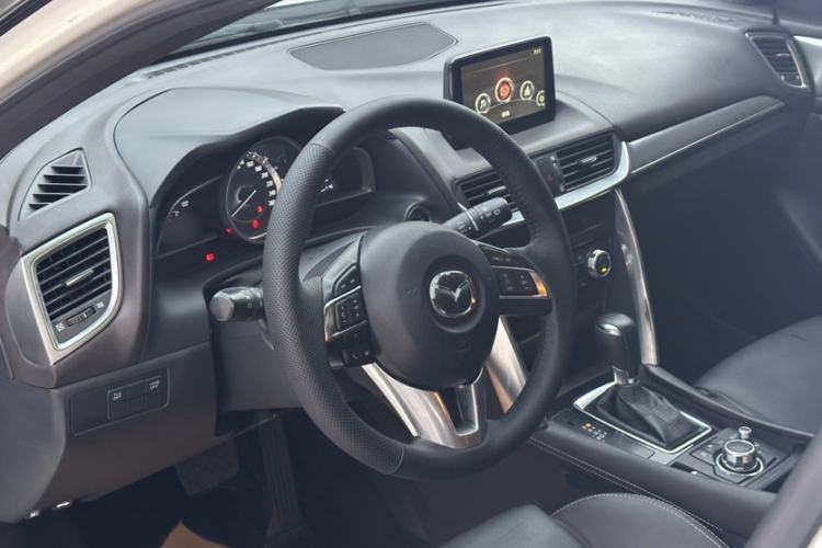Used Mazda CX-4 2016 2.0L Automatic 2WD Blue Sky Luxury Edition Interior 8