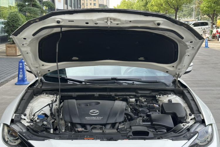 Used Mazda CX-4 2016 2.0L Automatic Two-Wheel Drive Blue Sky Leading Edition Interior 9
