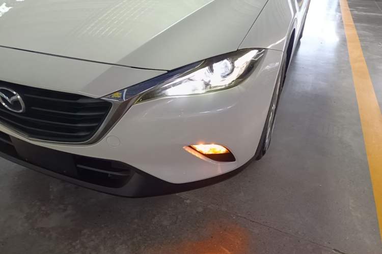 Used Mazda CX-4 2016 2.0L Automatic 2WD Blue Sky Dynamic Edition Left Front Headlight