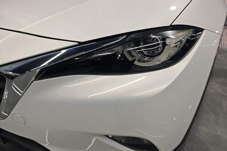 Used Mazda CX-4 2016 2.0L Automatic 2WD Blue Sky Dynamic Edition Left Front Headlight