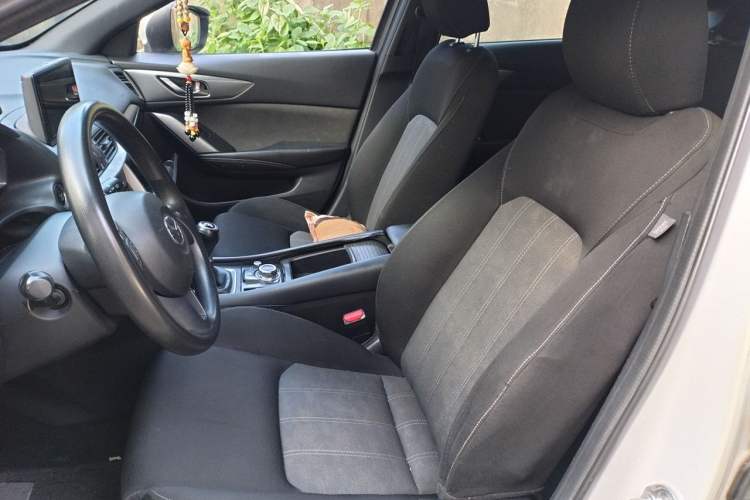 Used Mazda CX-4 2016 2.0L Manual Two-Wheel Drive Blue Sky Dynamic Edition Left Front Seat