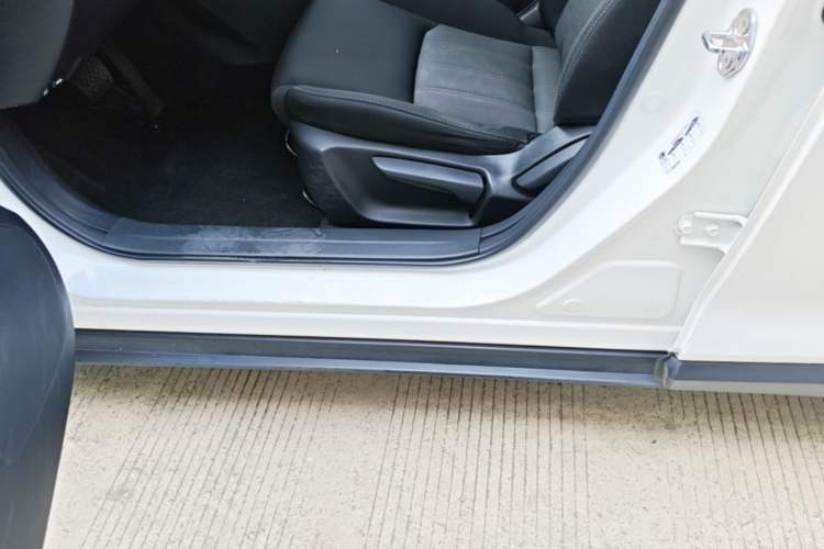 Used Mazda CX-4 2016 2.0L Automatic 2WD Blue Sky Dynamic Edition Left Side Sill