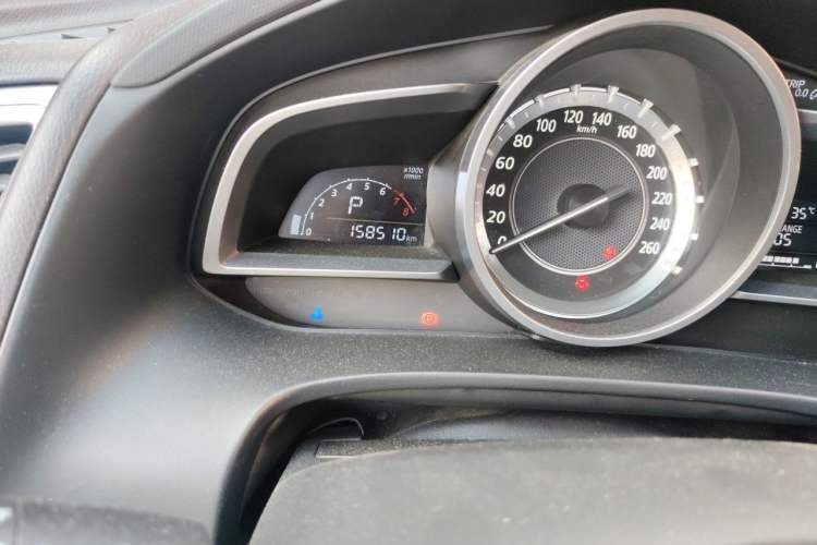 Used Mazda CX-4 2016 2.0L Automatic 2WD Blue Sky Luxury Edition Odometer Close Up