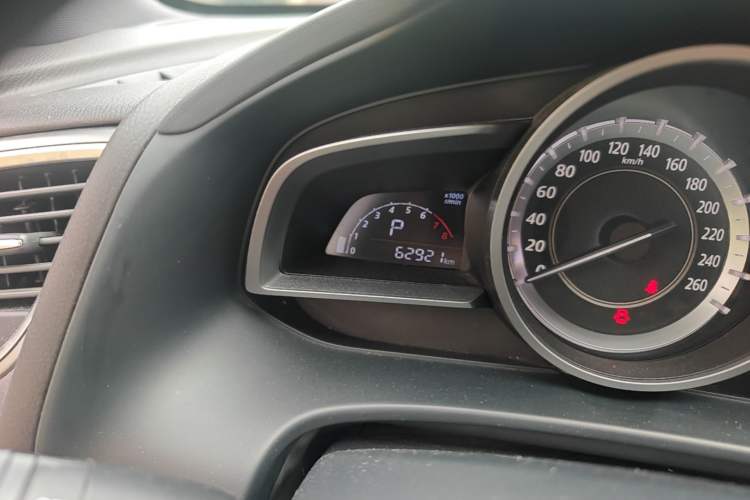 Used Mazda CX-4 2016 2.0L Automatic 2WD Blue Sky Luxury Edition Odometer Close Up