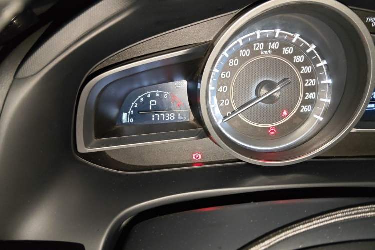 Used Mazda CX-4 2016 2.0L Automatic Two-Wheel Drive Blue Sky Exploration Edition Odometer Close Up