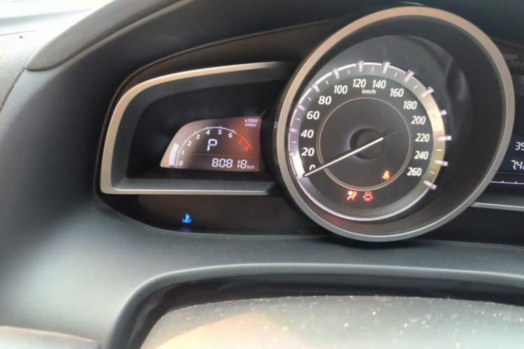 Used Mazda CX-4 2016 2.0L Automatic 2WD Blue Sky Luxury Edition Odometer Close Up