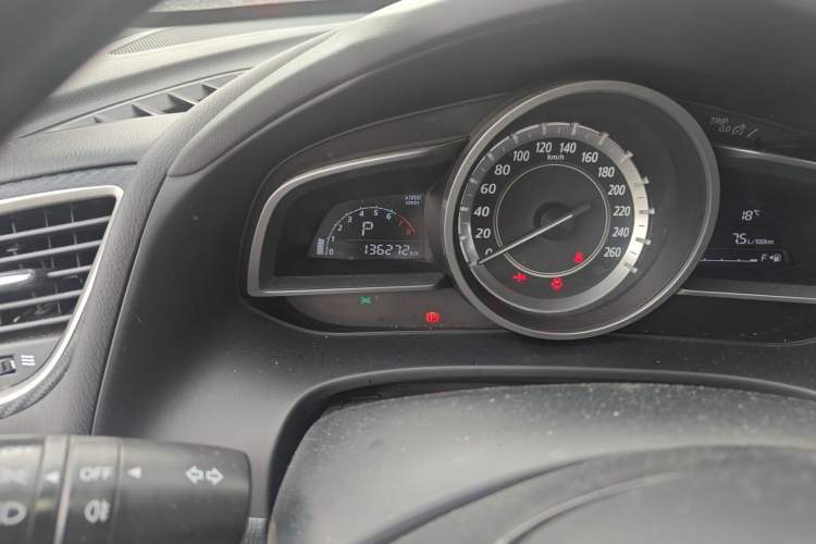 Used Mazda CX-4 2016 2.0L Automatic 2WD Blue Sky Dynamic Edition Odometer Close Up