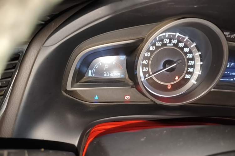 Used Mazda CX-4 2016 2.0L Automatic 2WD Blue Sky Luxury Edition Odometer Close Up