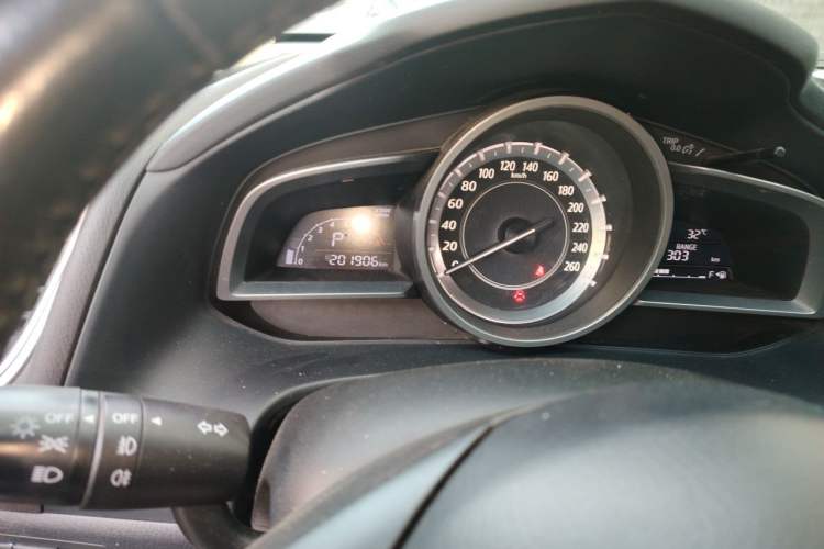 Used Mazda CX-4 2016 2.0L Automatic 2WD Blue Sky Luxury Edition Odometer Close Up