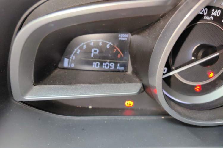 Used Mazda CX-4 2016 2.0L Automatic 2WD Blue Sky Luxury Edition Odometer Close Up