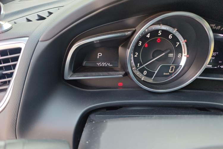 Used Mazda CX-4 2016 2.0L Automatic Two-Wheel Drive Blue Sky Leading Edition Odometer Close Up