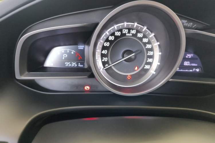 Used Mazda CX-4 2016 2.0L Automatic 2WD Blue Sky Luxury Edition Odometer Close Up