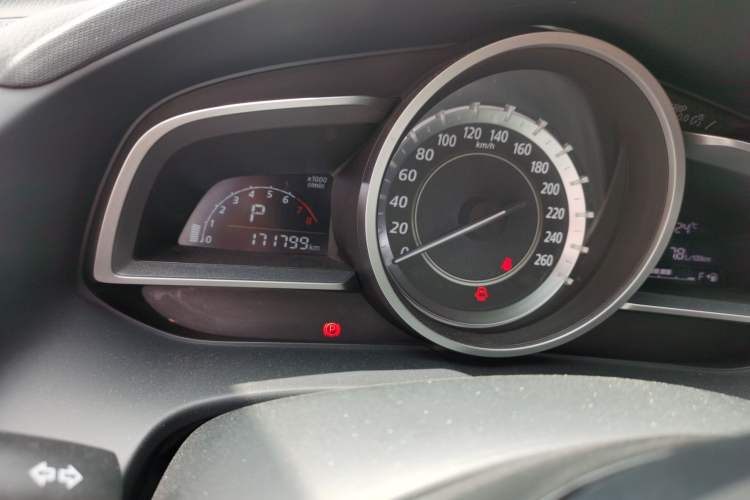 Used Mazda CX-4 2016 2.0L Automatic 2WD Blue Sky Dynamic Leather Edition Odometer Close Up