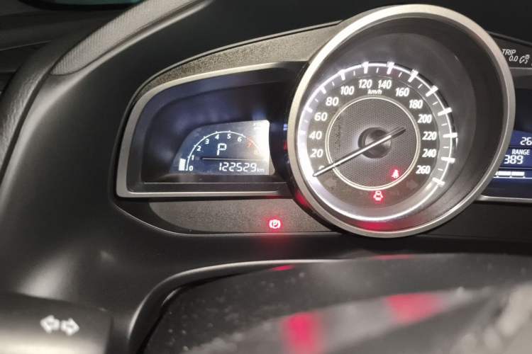 Used Mazda CX-4 2016 2.0L Automatic 2WD Blue Sky Dynamic Edition Odometer Close Up