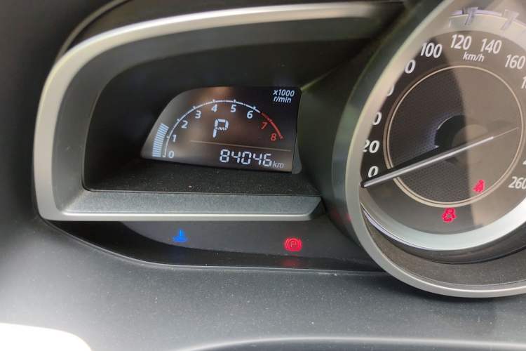 Used Mazda CX-4 2016 2.0L Automatic 2WD Blue Sky Dynamic Edition Odometer Close Up