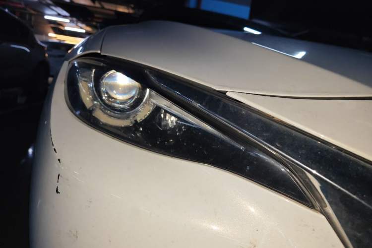 Used Mazda CX-4 2016 2.0L Automatic 2WD Blue Sky Luxury Edition Right Front Headlight