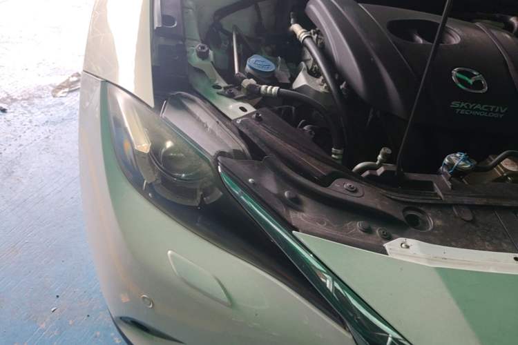 Used Mazda CX-4 2016 2.5L Automatic 4x4 Bluetide Fearless Edition Right Front Headlight
