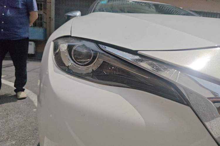Used Mazda CX-4 2016 2.0L Automatic Two-Wheel Drive Blue Sky Leading Edition Right Front Headlight