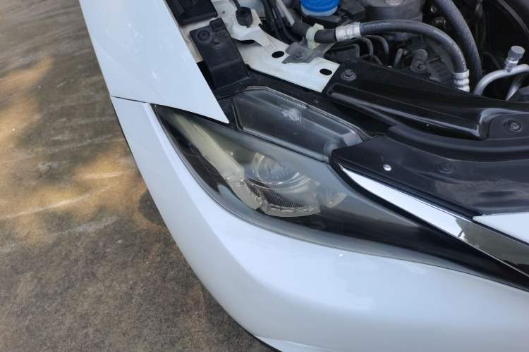 Used Mazda CX-4 2016 2.0L Automatic 2WD Blue Sky Luxury Edition Right Front Headlight