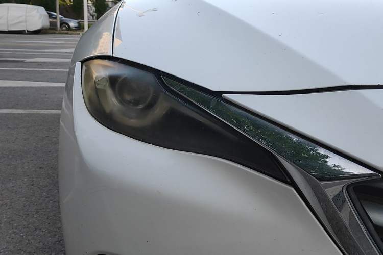 Used Mazda CX-4 2016 2.0L Automatic 2WD Blue Sky Luxury Edition Right Front Headlight