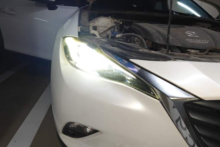 Used Mazda CX-4 2016 2.0L Automatic 2WD Blue Sky Luxury Edition Right Front Headlight