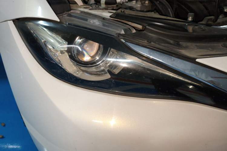Used Mazda CX-4 2016 2.0L Automatic 2WD Blue Sky Dynamic Edition Right Front Headlight