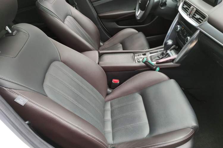 Used Mazda CX-4 2016 2.0L Automatic 2WD Blue Sky Luxury Edition Right Front Seat