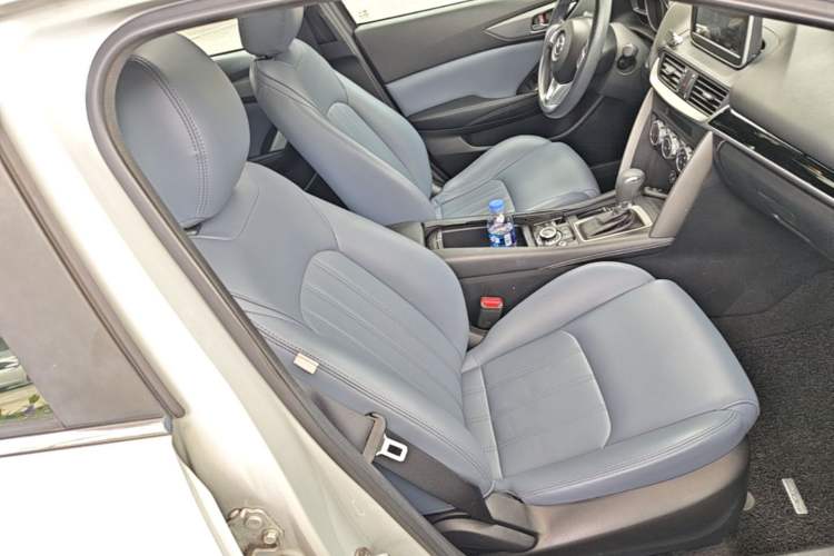Used Mazda CX-4 2016 2.0L Automatic 2WD Blue Sky Dynamic Edition Right Front Seat