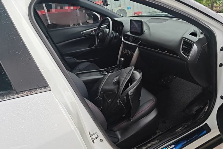 Used Mazda CX-4 2016 2.0L Automatic 2WD Blue Sky Dynamic Edition Right Front Seat