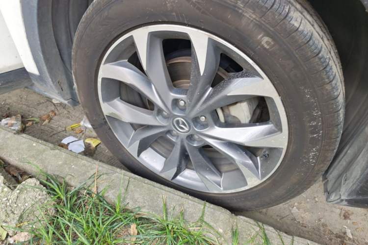Used Mazda CX-4 2016 2.5L Automatic 4x4 Sky Blue Passion Edition Right Front Wheel Hub