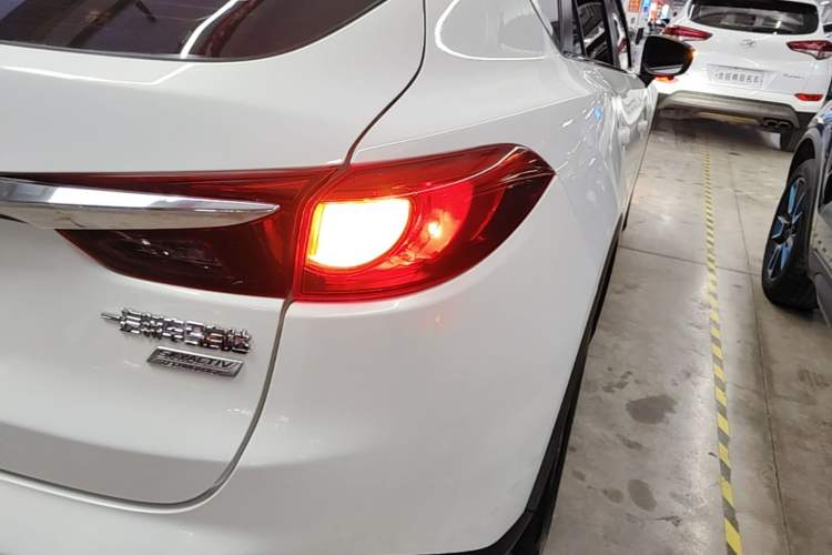 Used Mazda CX-4 2016 2.0L Automatic 2WD Blue Sky Luxury Edition Right Rear Taillight