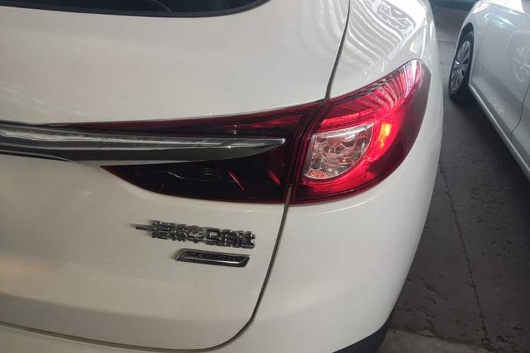 Used Mazda CX-4 2016 2.0L Automatic Two-Wheel Drive Blue Sky Leading Edition Right Rear Taillight