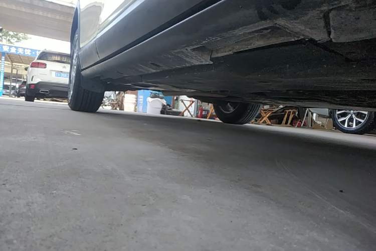 Used Mazda CX-4 2016 2.0L Automatic 2WD Blue Sky Dynamic Edition Right Side Sill