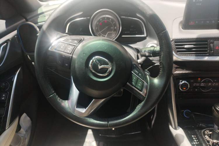 Used Mazda CX-4 2016 2.0L Automatic Two-Wheel Drive Blue Sky Leading Edition Steering Wheel