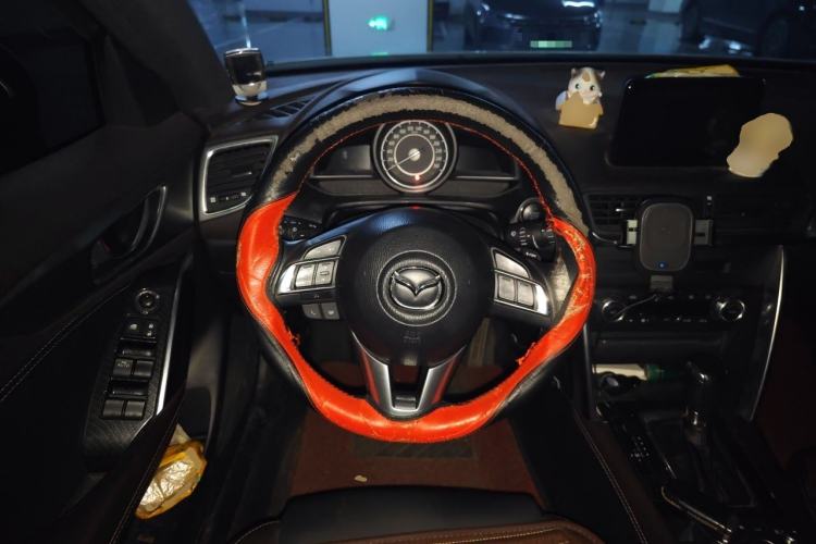 Used Mazda CX-4 2016 2.0L Automatic 2WD Blue Sky Luxury Edition Steering Wheel