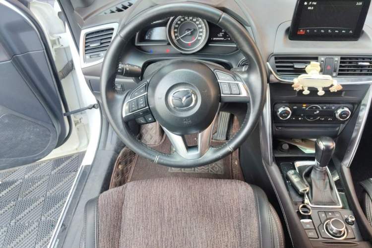 Used Mazda CX-4 2016 2.0L Automatic 2WD Blue Sky Luxury Edition Steering Wheel