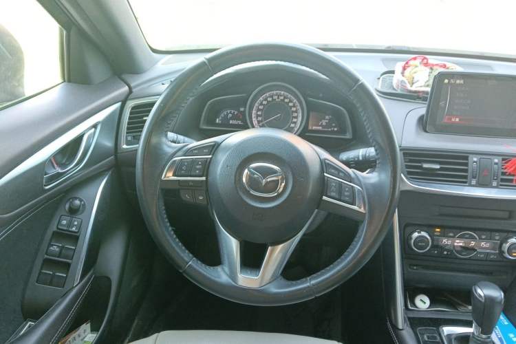 Used Mazda CX-4 2016 2.0L Automatic 2WD Blue Sky Luxury Edition Steering Wheel