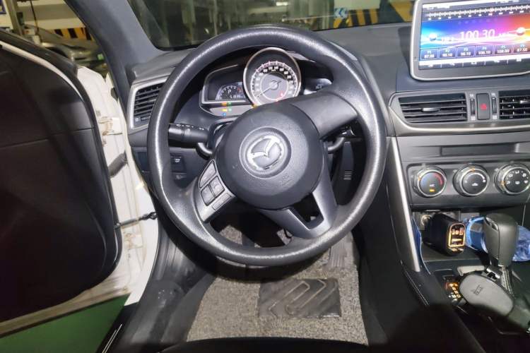 Used Mazda CX-4 2016 2.0L Automatic 2WD Blue Sky Dynamic Edition Steering Wheel