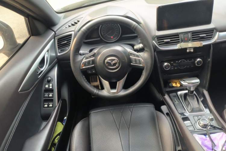Used Mazda CX-4 2016 2.0L Automatic 2WD Blue Sky Luxury Edition Steering Wheel