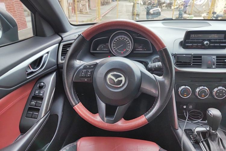 Used Mazda CX-4 2016 2.0L Automatic 2WD Blue Sky Dynamic Edition Steering Wheel